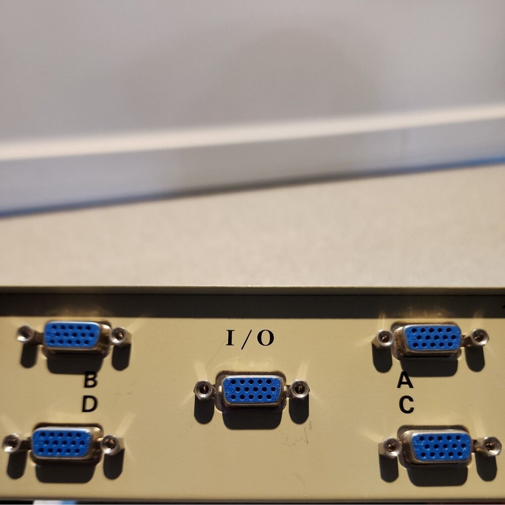 Data Switch - Four Way - Picture 6 of 6